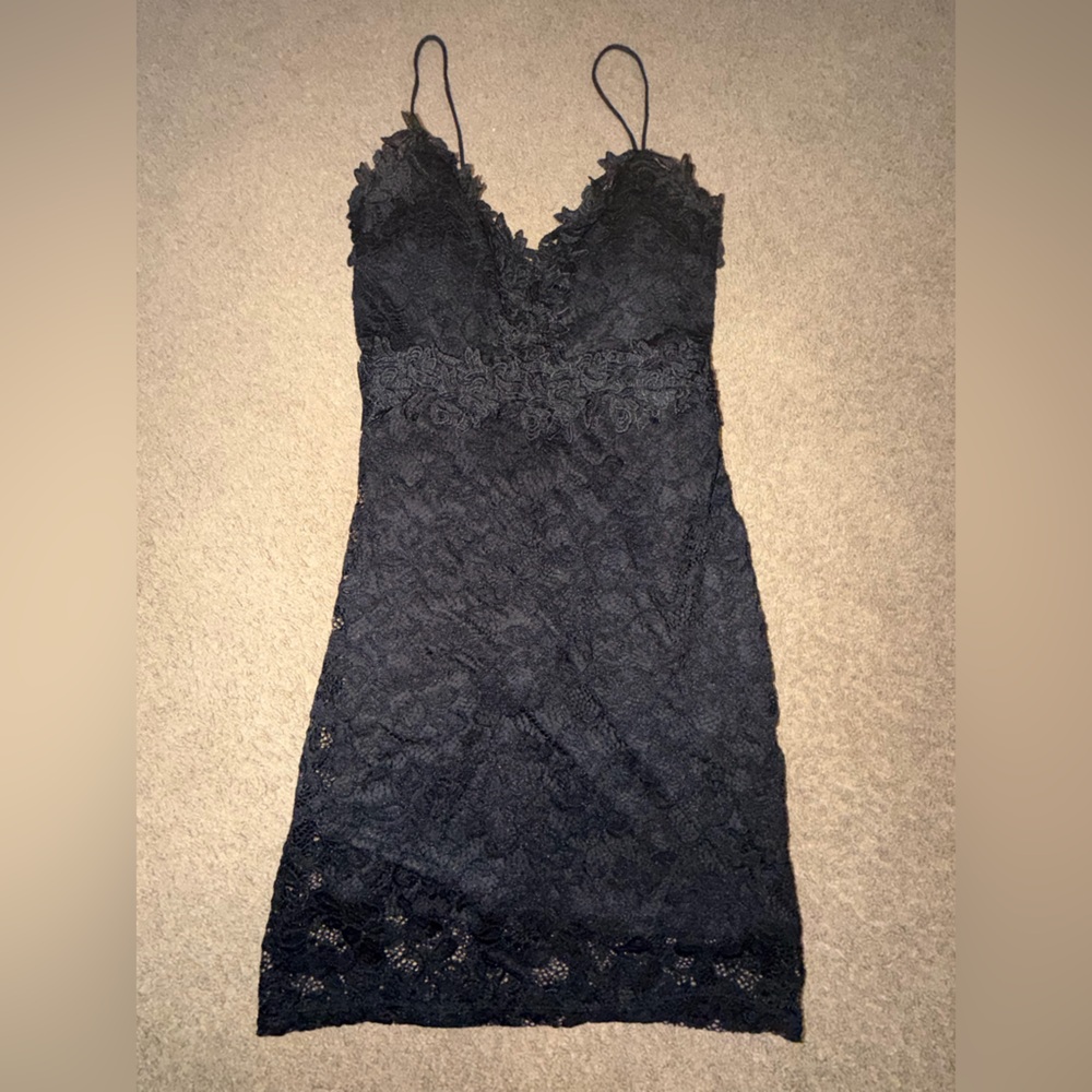 Love Tree Black Lace Dress